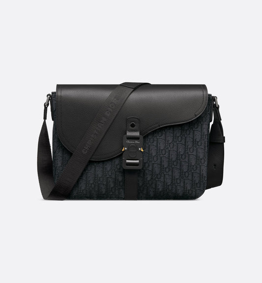 Borsa a tracolla Saddle con pattina nero