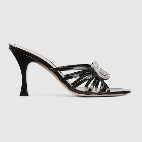 Sandalo slider con tacco donna con Incrocio GG con cristalli in pelle verniciata nera
