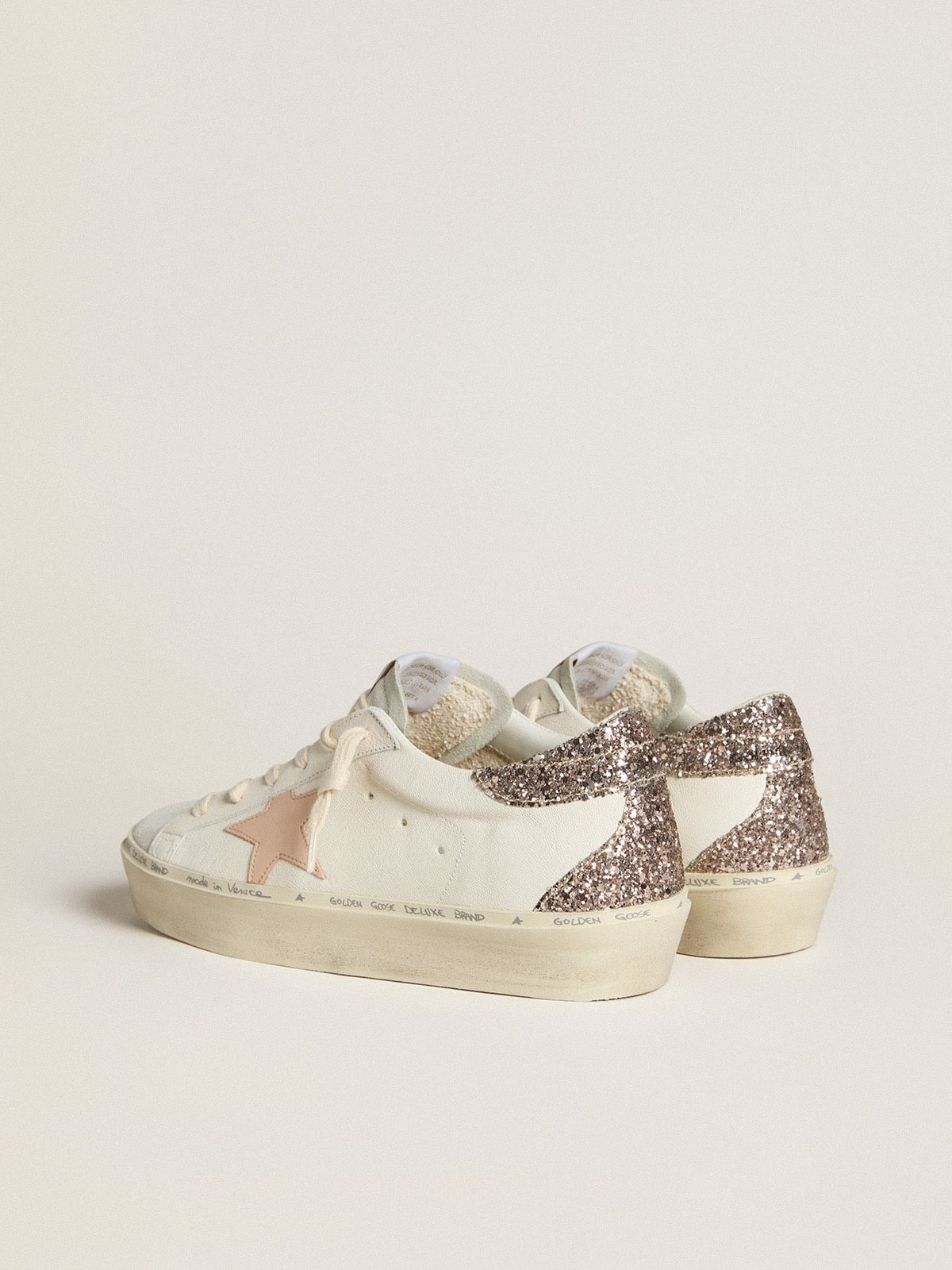 Nappa bianca con stella in pelle rosa e talloncino in glitter