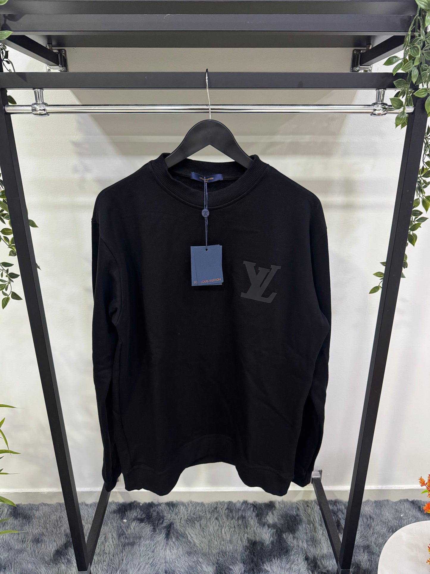 Felpa girocollo con logo tono su tono LV