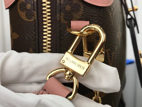 LV PETITE MALLE SOUPLE Rosa
